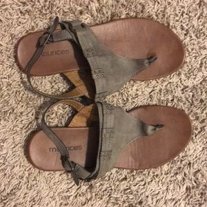 Maurices sandals s